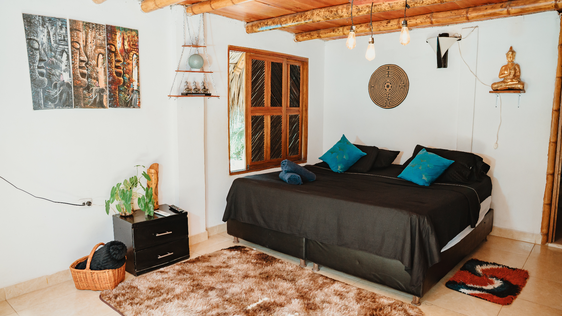 Habitación TAYRONA - cama doble y decoración artesanal